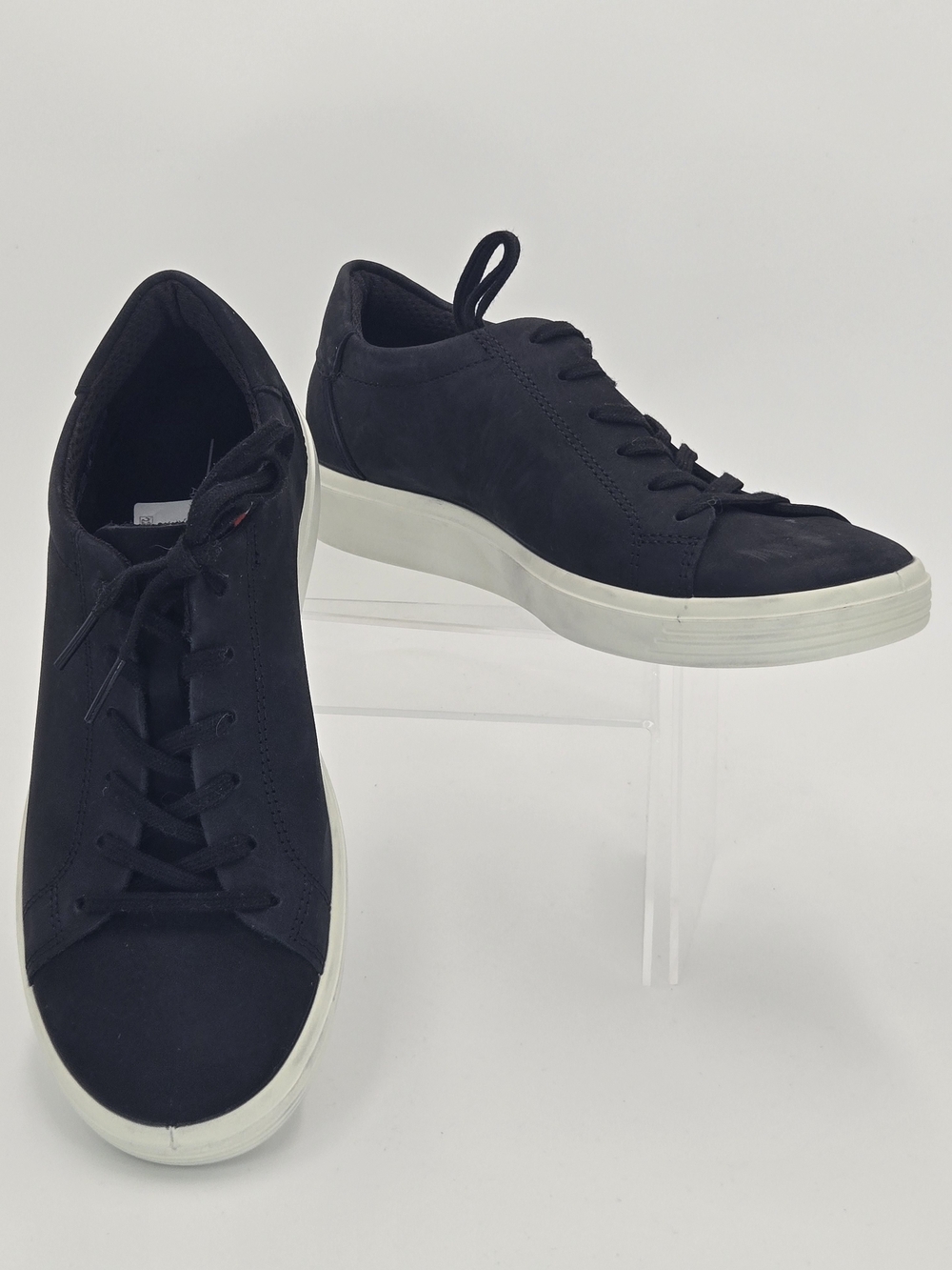 ECCO Women's Classic Black Soft Leather Lace-Up Sneakers Women's Size 6-6.5